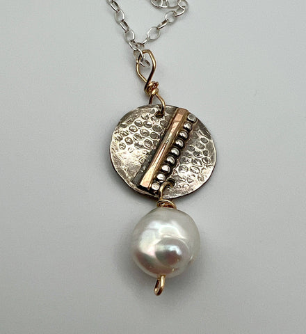 Collage Round Pearl Necklace